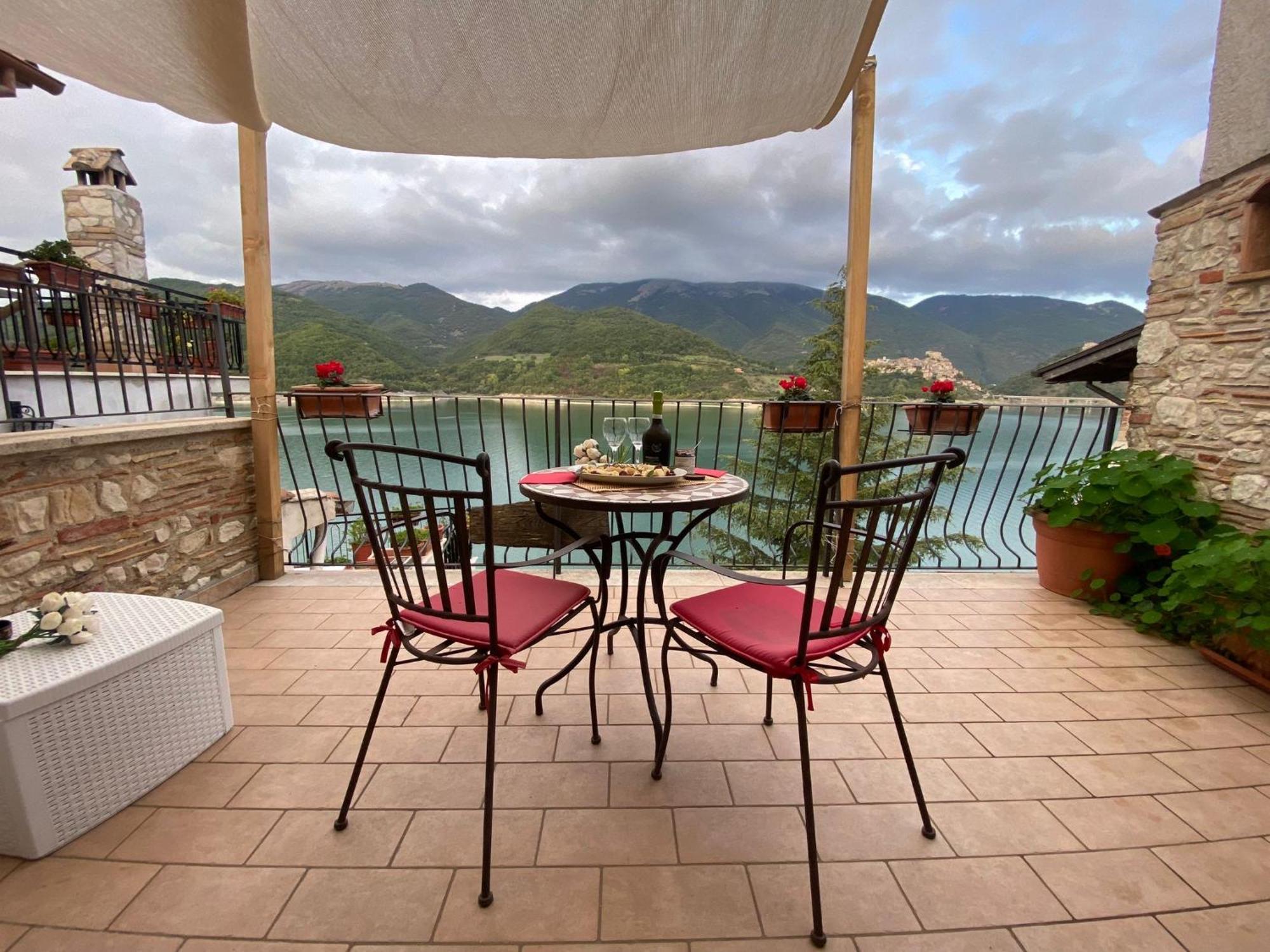 B&B La Casetta Sul Lago Colle di Tora Kültér fotó